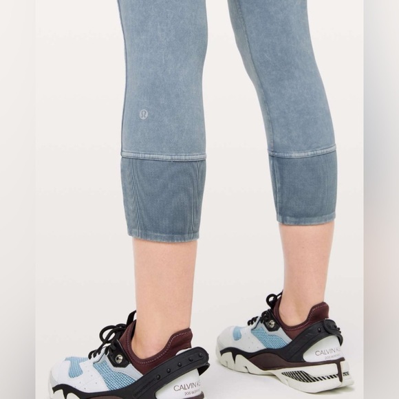 Lululemon Wunder Under Crop 23" Ribbed Washed Moon Blue 6 - Picture 4 of 7